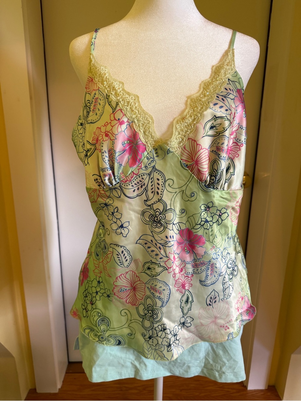 Floral Lace Trim Satin Cami in Light Green